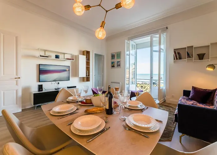 Coral Keyweek Apt In Center Closed To The Private Garage